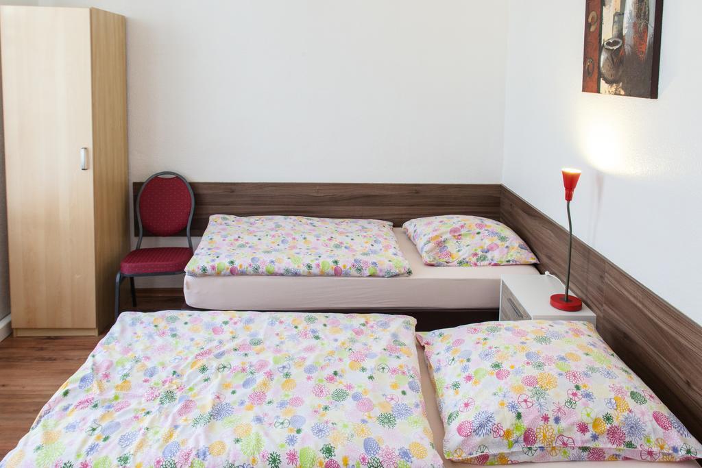 Pension Klingenstr. 23 Hotel ไลป์ซิก ห้อง รูปภาพ