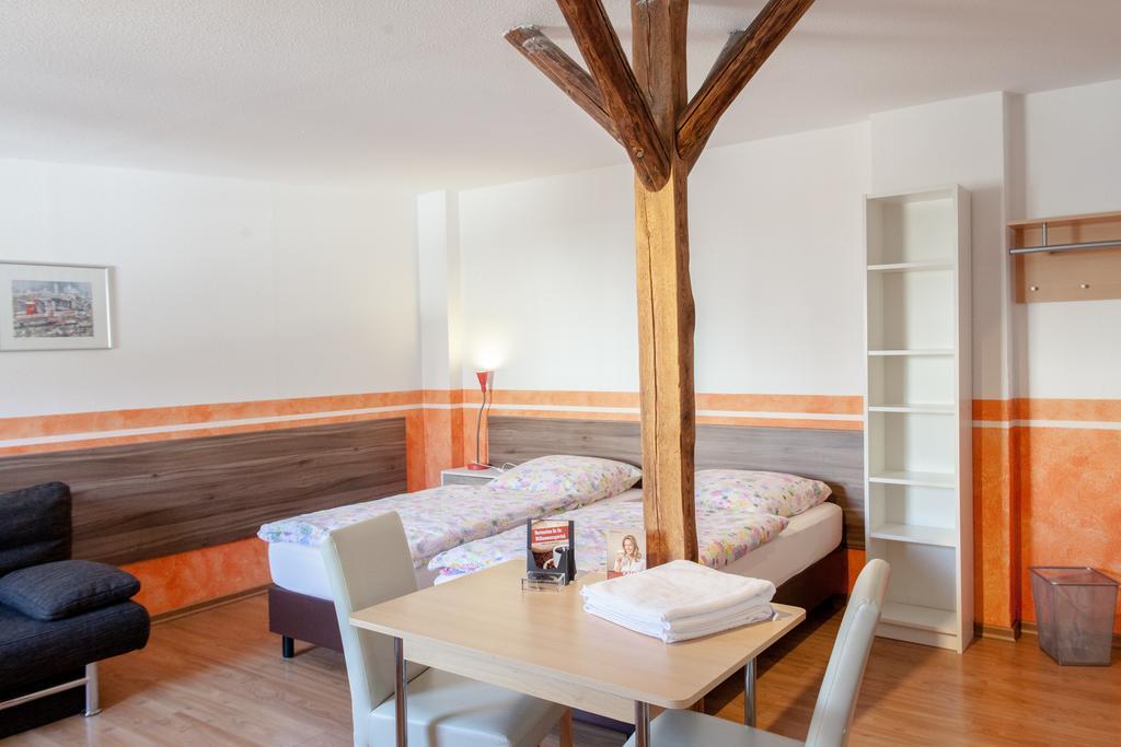 Pension Klingenstr. 23 Hotel ไลป์ซิก ห้อง รูปภาพ