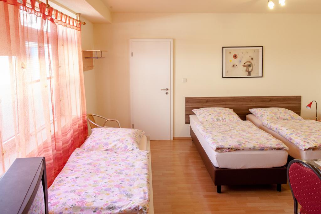 Pension Klingenstr. 23 Hotel ไลป์ซิก ห้อง รูปภาพ