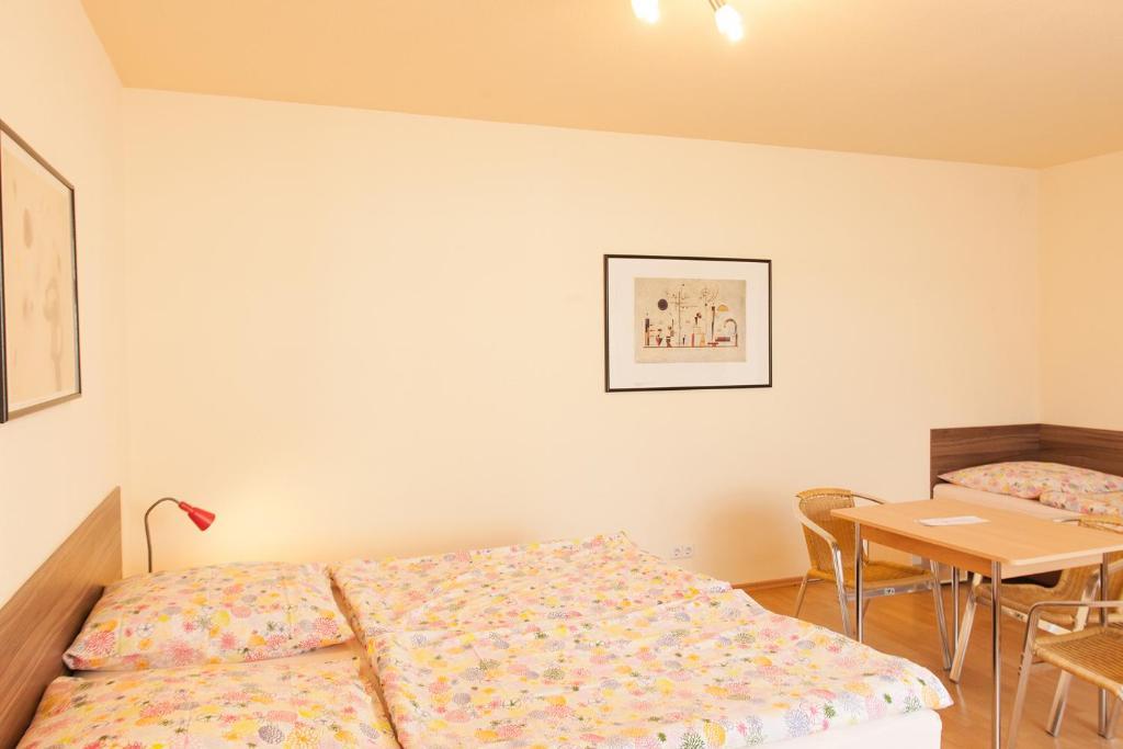 Pension Klingenstr. 23 Hotel ไลป์ซิก ห้อง รูปภาพ